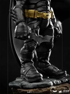 Diverse Iron Studios - MiniCo - The Dark Knight - Batman Figur 16cm -FUNKO Store 090099 5