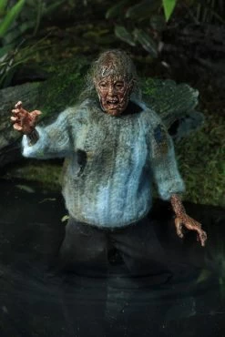 NECA Friday The 13th - Corpse Pamela (Lady Of The Lake) Clothed Actionfigur 10 NECA Friday The 13th - Corpse Pamela (Lady Of The Lake) Clothed Actionfigur -FUNKO Store 39724 3