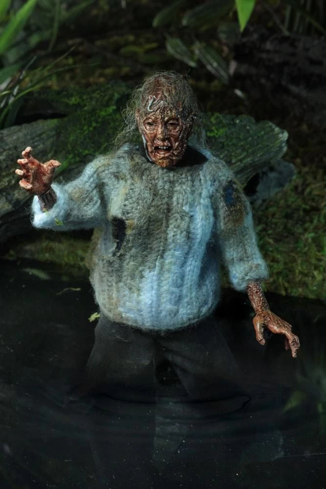 NECA Friday The 13th - Corpse Pamela (Lady Of The Lake) Clothed Actionfigur 3 NECA Friday The 13th - Corpse Pamela (Lady Of The Lake) Clothed Actionfigur – Bild 3
