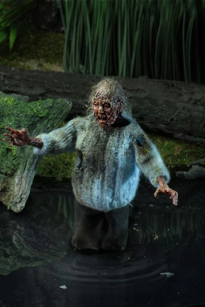 NECA Friday The 13th - Corpse Pamela (Lady Of The Lake) Clothed Actionfigur 8 NECA Friday The 13th - Corpse Pamela (Lady Of The Lake) Clothed Actionfigur – Bild 8