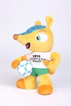 Diverse Fuleco Plüsch Maskottchen 20cm WM 2014 Brasilien Ball Unter Arm
