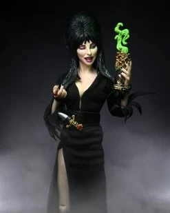 NECA Elvira, Mistress Of The Dark - Clothed Actionfigur -FUNKO Store elvira12 scaled 1