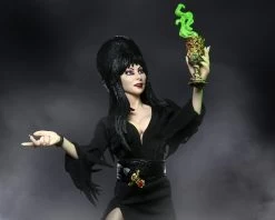 NECA Elvira, Mistress Of The Dark - Clothed Actionfigur -FUNKO Store elvira6 scaled 1