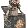 Diamond Select Gallery - IT 2 - Pennywise-In-The-Box Statue