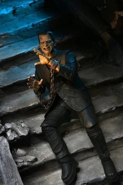 NECA Universal Monster Figur- Ultimate Frankensteins Monster (Color) -FUNKO Store frank16 scaled 1