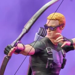 Diamond Select Marvel Gallery - Hawkeye Mit Lucky Dem Pizza-Dog - Statue -FUNKO Store marvel hawkeye gallery 07 18677.1628723307