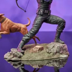 Diamond Select Marvel Gallery - Hawkeye Mit Lucky Dem Pizza-Dog - Statue -FUNKO Store marvel hawkeye gallery 12 98615.1628723307